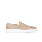 Měkké semišové slip-on boty pro muže.