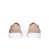 Měkké semišové slip-on boty pro muže.